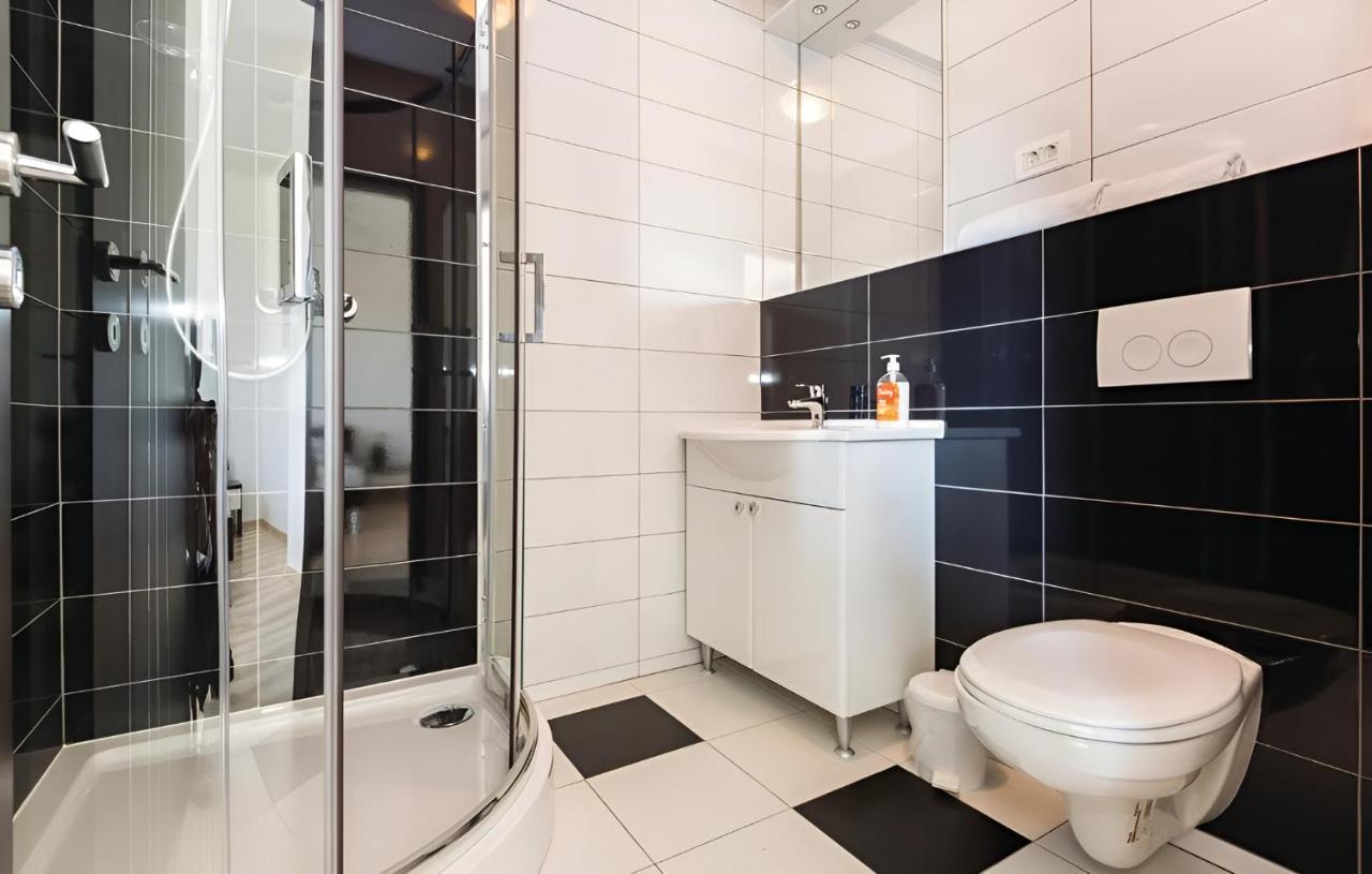Villa Ivy With Perfect Privacy, Pool, Sauna And Jacuzzi Opanci Екстер'єр фото